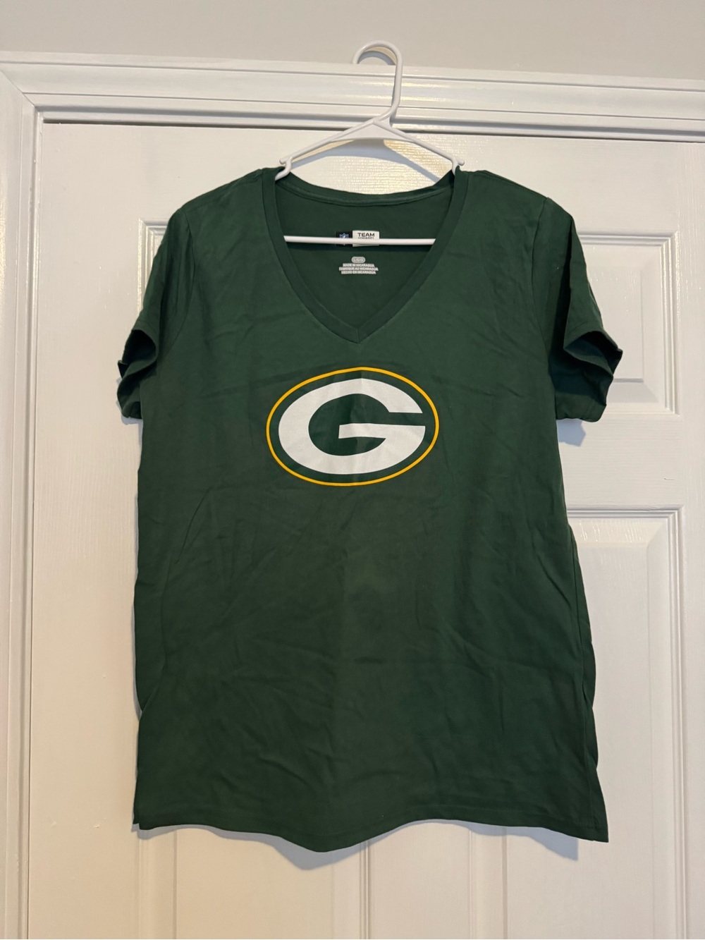 Women’s Green Bay Packers V-Neck Tee (NEW)